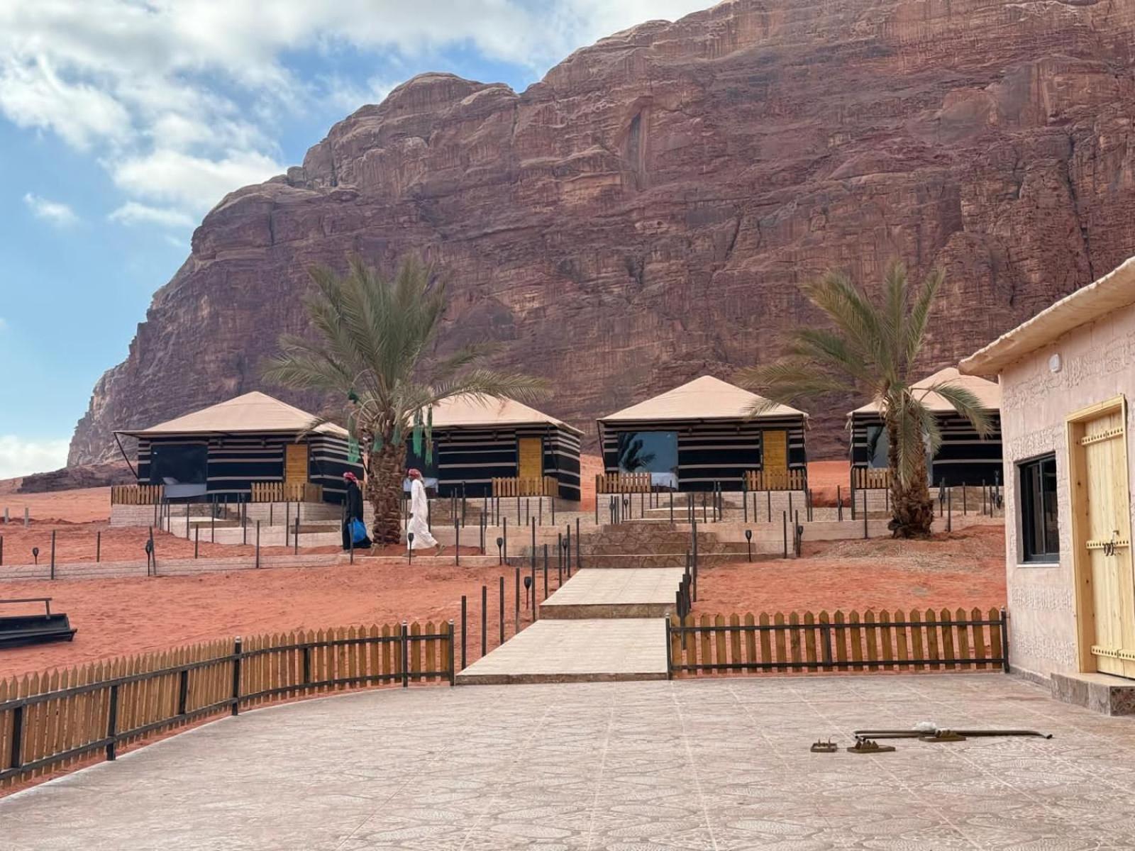 Falling Stars Camp Wadi Rum Exterior photo